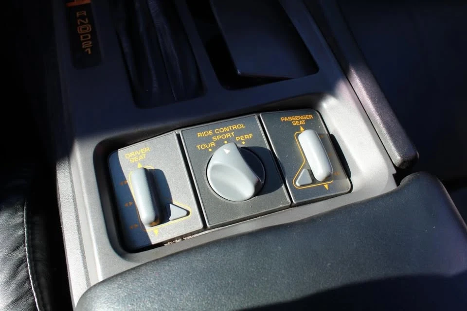 1991 Chevrolet Corvette C4 - Image 16 of 16