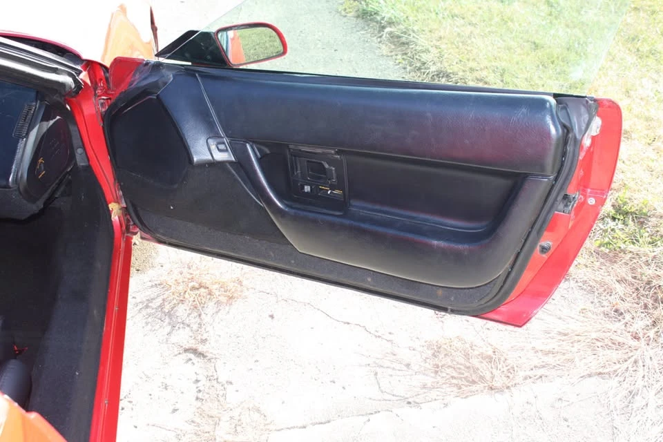 1991 Chevrolet Corvette C4 - Image 17 of 19