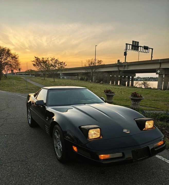 1991 Chevrolet Corvette C4 - Image 6 of 16