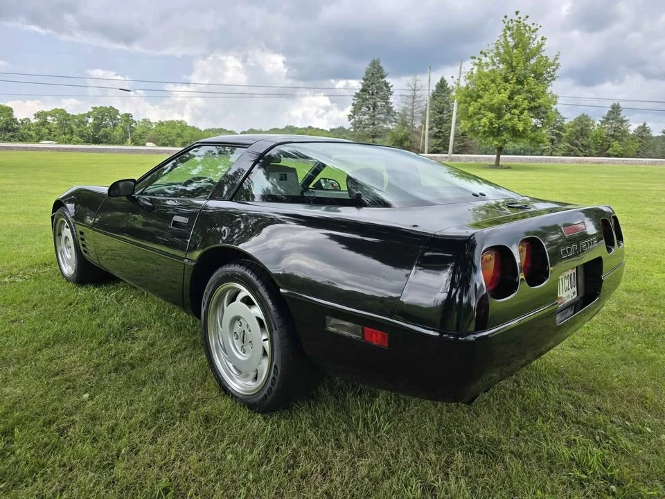 1991 Chevrolet Corvette C4 - Image 19 of 20