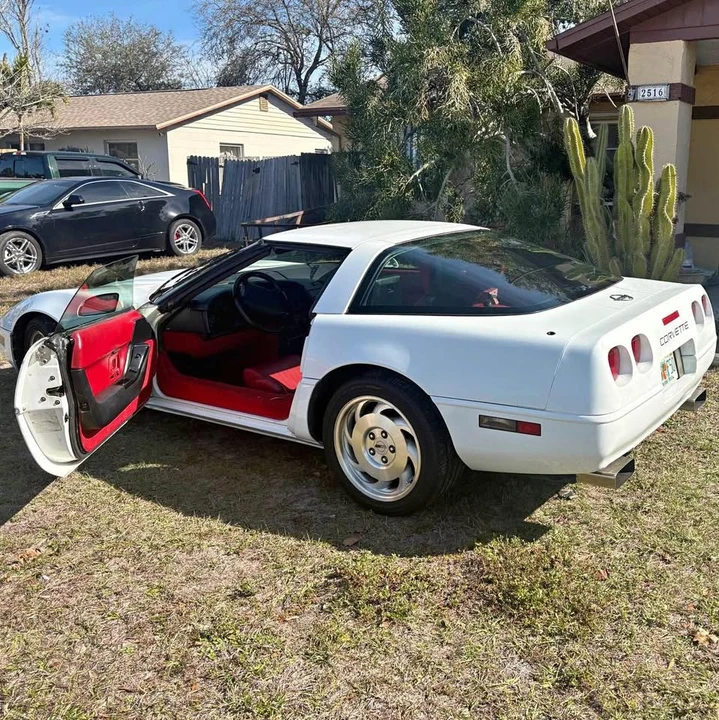 1991 Chevrolet Corvette C4 - Image 1 of 3