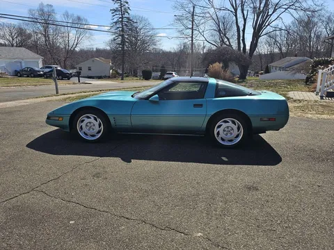 1991 Chevrolet Corvette C4 - Image 2 of 17