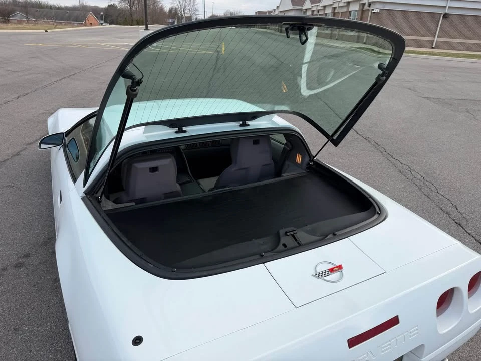 1991 Chevrolet Corvette C4 - Image 8 of 20