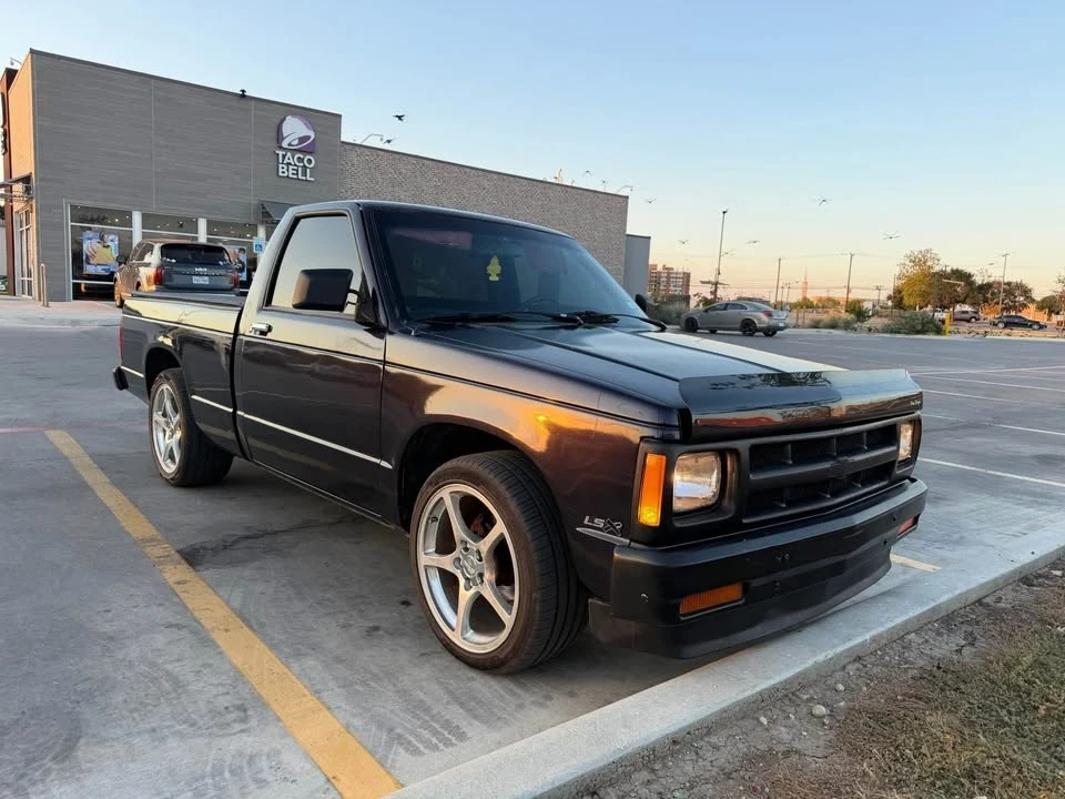 1991 Chevrolet S-10 - Image 2 of 10