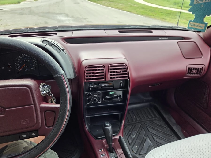 1991 Chrysler LeBaron - Image 9 of 10