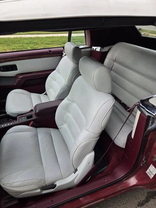 1991 Chrysler LeBaron - Image 8 of 10