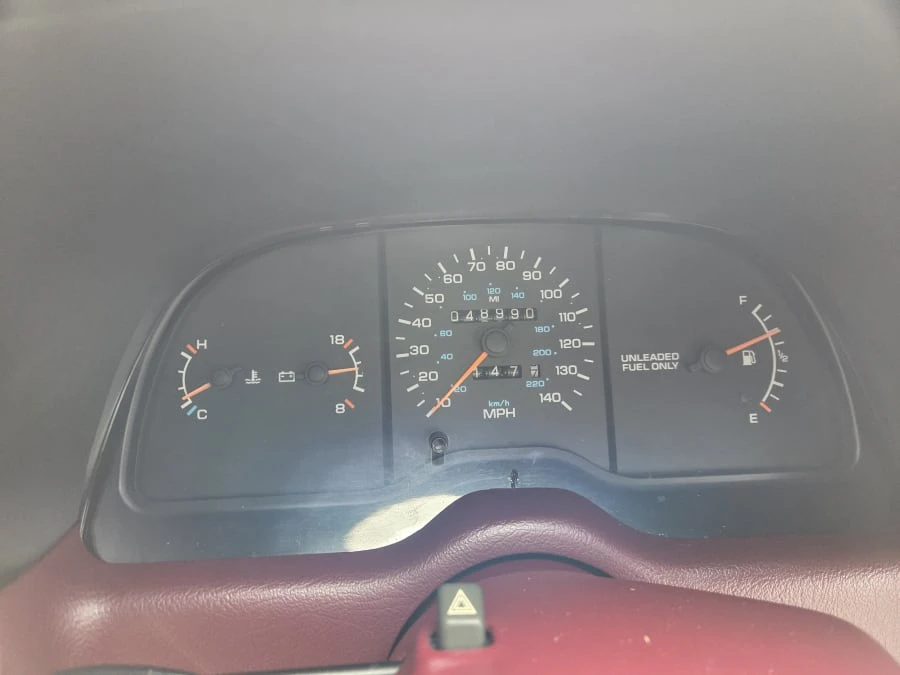 1991 Chrysler LeBaron - Image 7 of 10