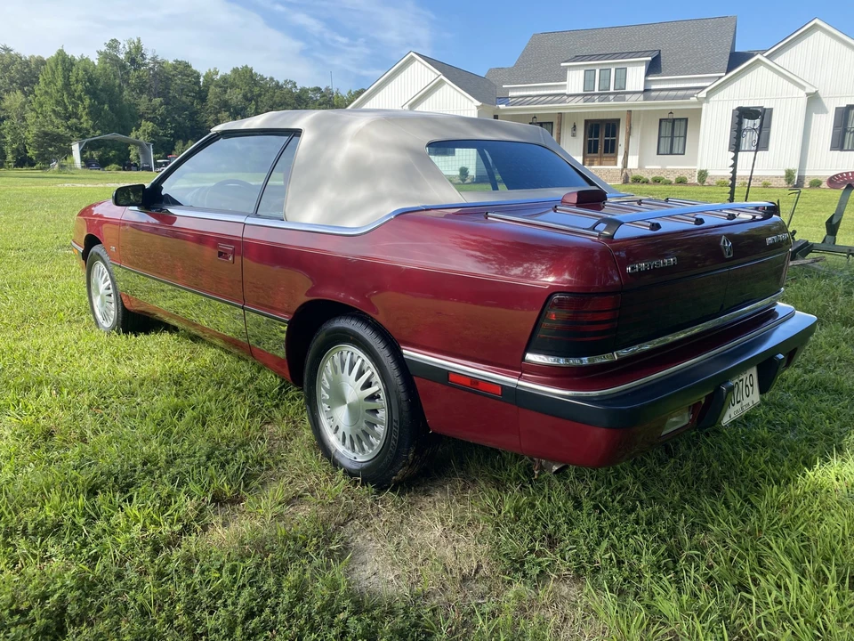 1991 Chrysler LeBaron - Image 11 of 31