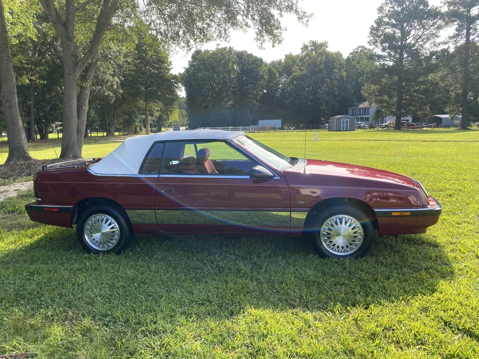 1991 Chrysler LeBaron - Image 8 of 31