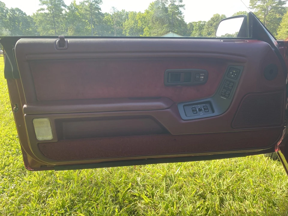 1991 Chrysler LeBaron - Image 29 of 31