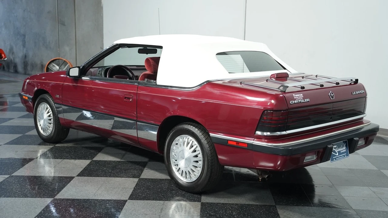 1991 Chrysler LeBaron - Image 7 of 12