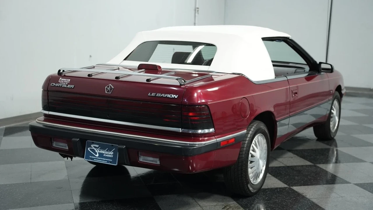 1991 Chrysler LeBaron - Image 11 of 12