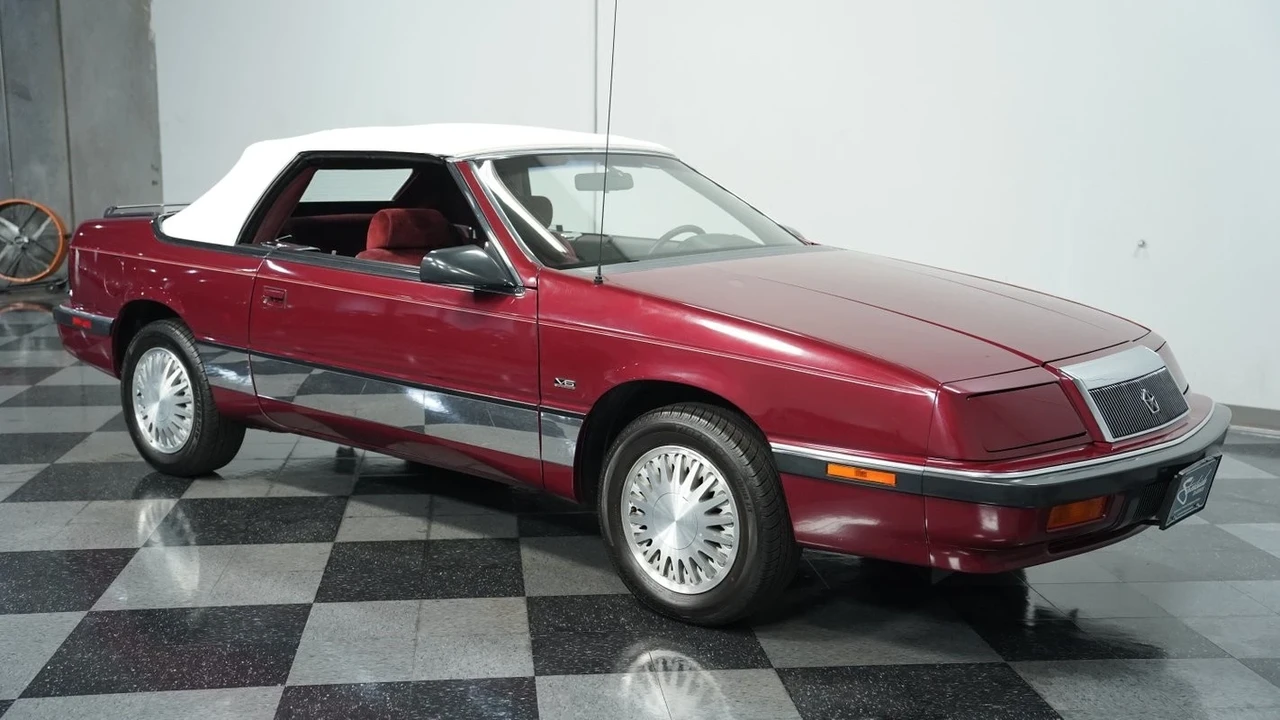 1991 Chrysler LeBaron - Image 14 of 21