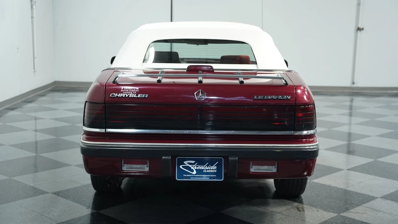 1991 Chrysler LeBaron - Image 9 of 12