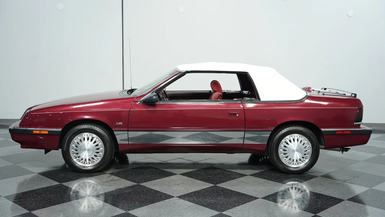 1991 Chrysler LeBaron - Image 2 of 12