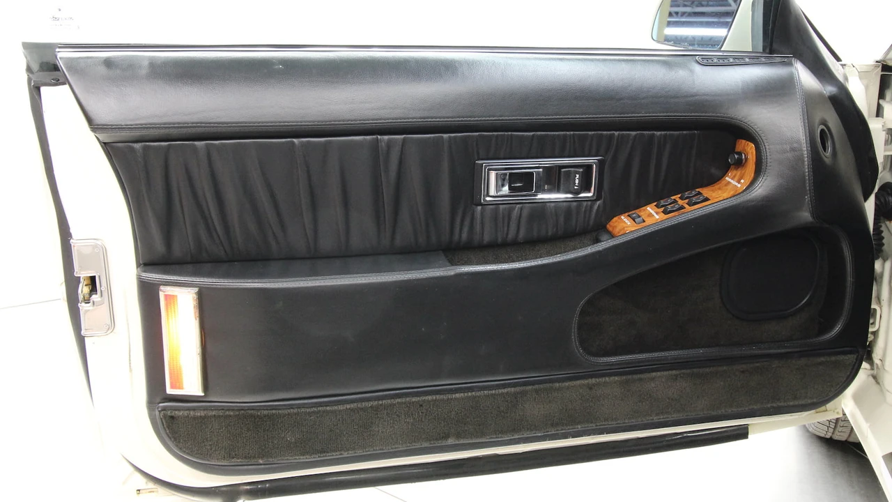 1991 Chrysler TC by Maserati - Image 9 of 31