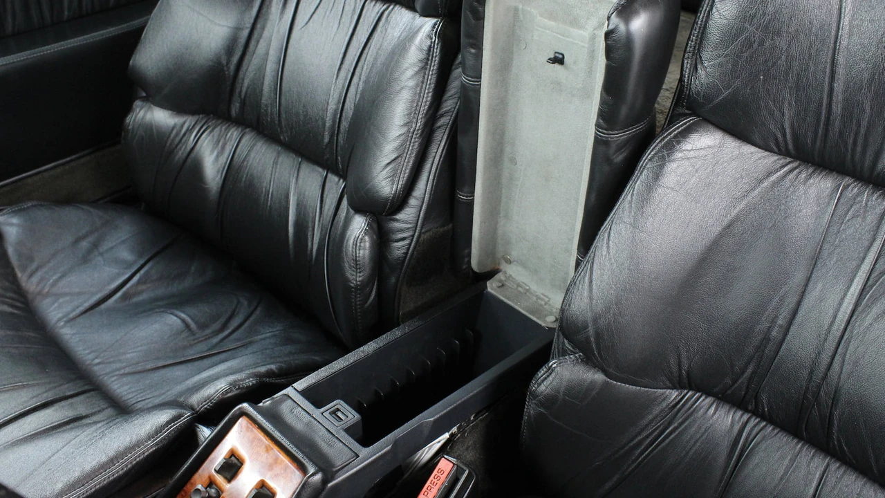 1991 Chrysler TC by Maserati - Image 18 of 31