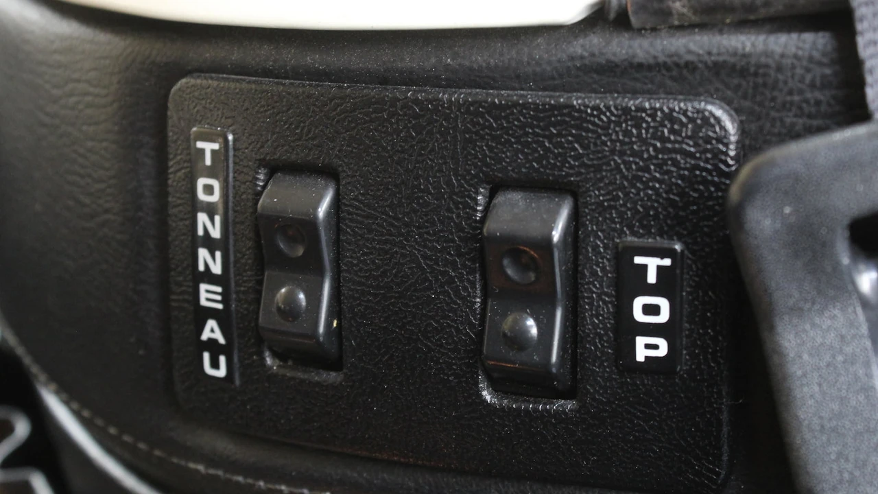 1991 Chrysler TC by Maserati - Image 21 of 31