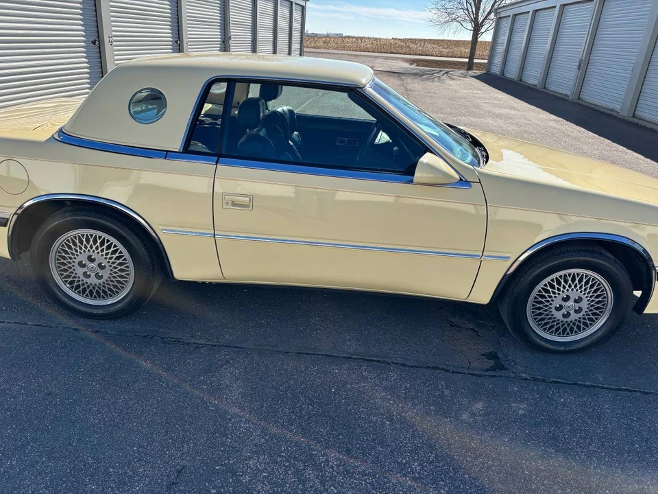1991 Chrysler TC by Maserati - Image 6 of 12