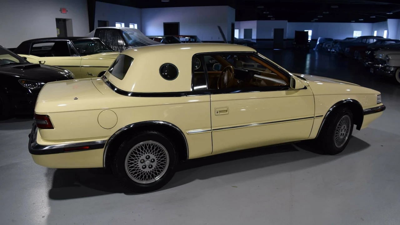 1991 Chrysler TC by Maserati - Image 2 of 28