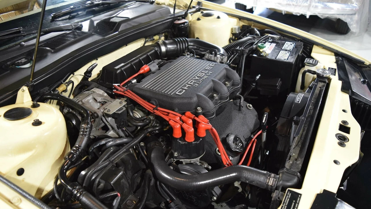1991 Chrysler TC by Maserati - Image 7 of 28