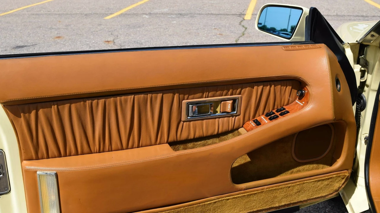 1991 Chrysler TC by Maserati - Image 9 of 28