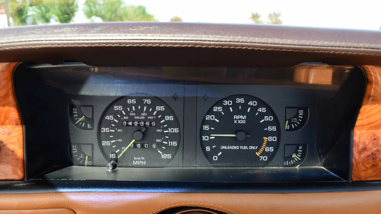 1991 Chrysler TC by Maserati - Image 12 of 28