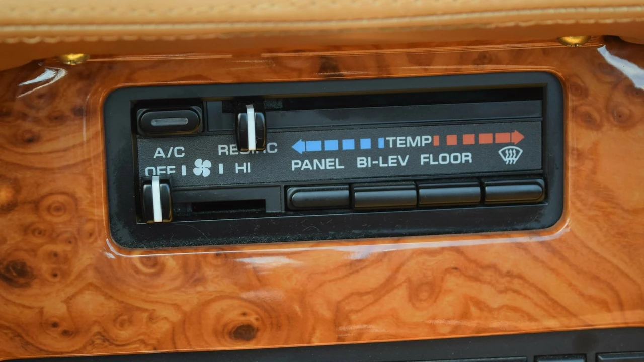 1991 Chrysler TC by Maserati - Image 14 of 28