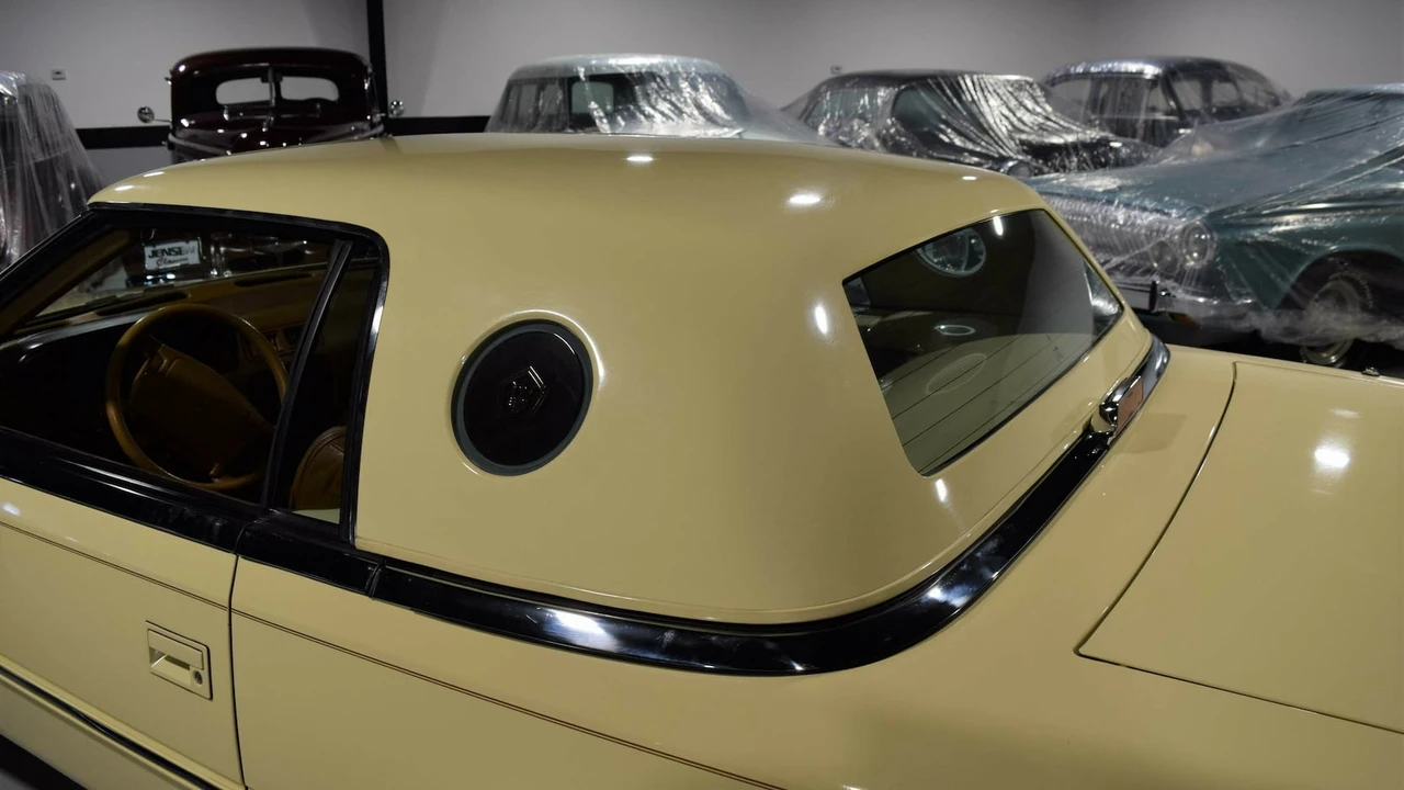 1991 Chrysler TC by Maserati - Image 19 of 28