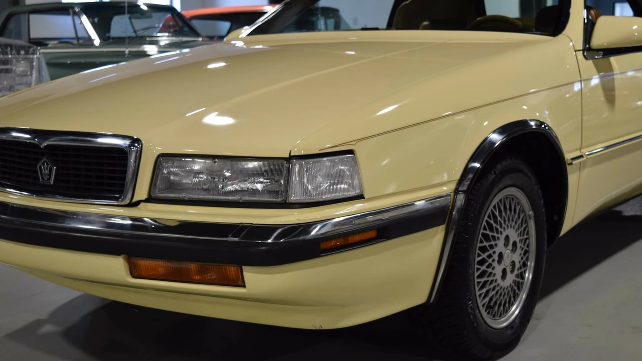 1991 Chrysler TC by Maserati - Image 21 of 28