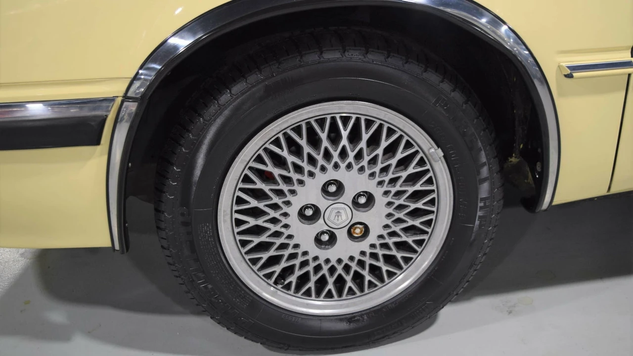 1991 Chrysler TC by Maserati - Image 22 of 28