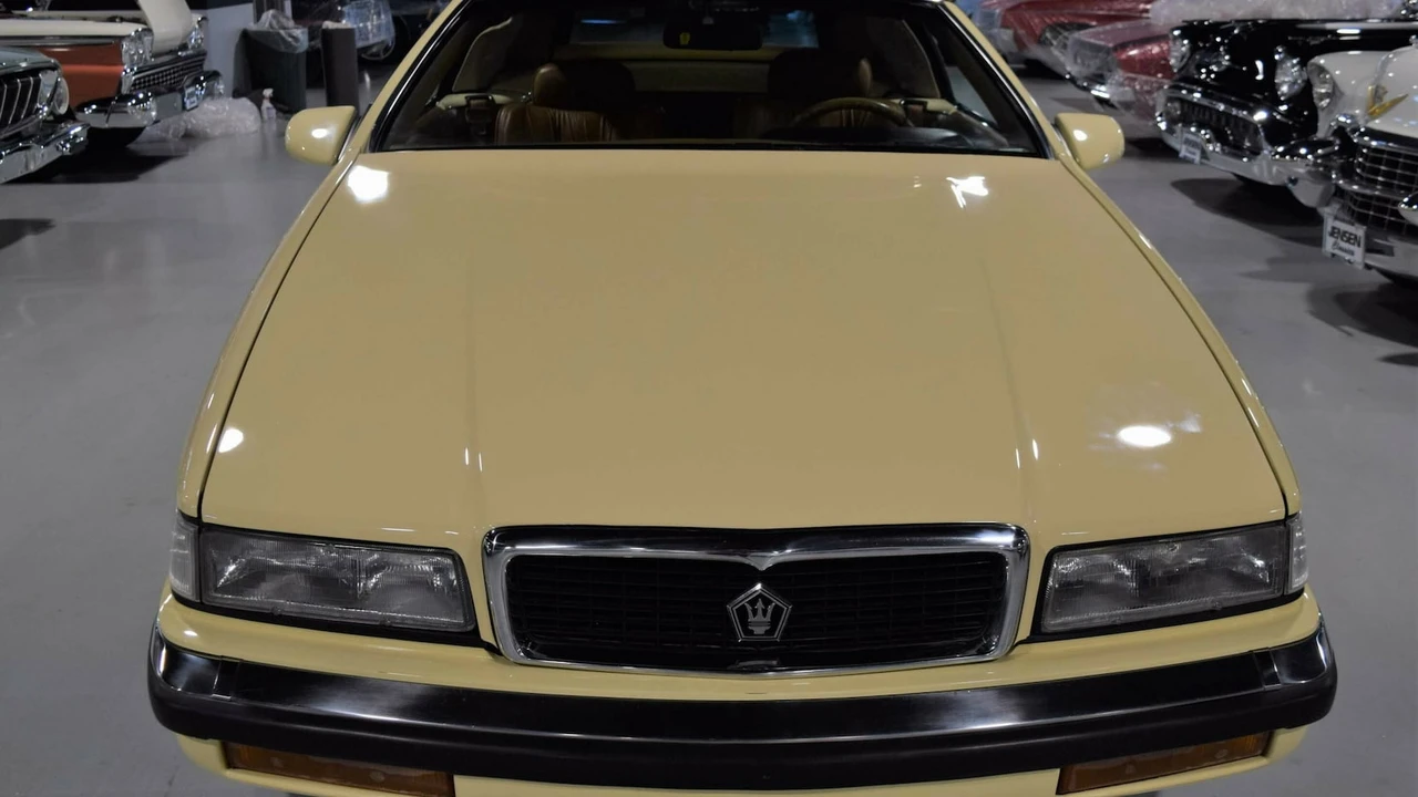 1991 Chrysler TC by Maserati - Image 25 of 28