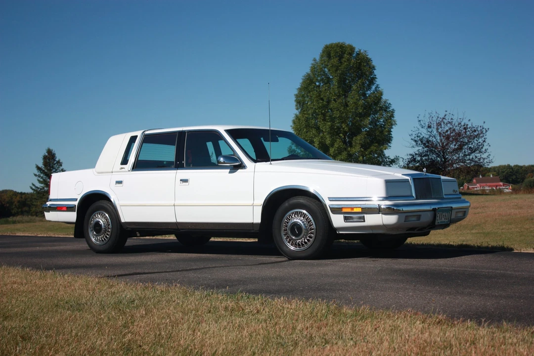 1991 Chrysler New Yorker - Image 2 of 31