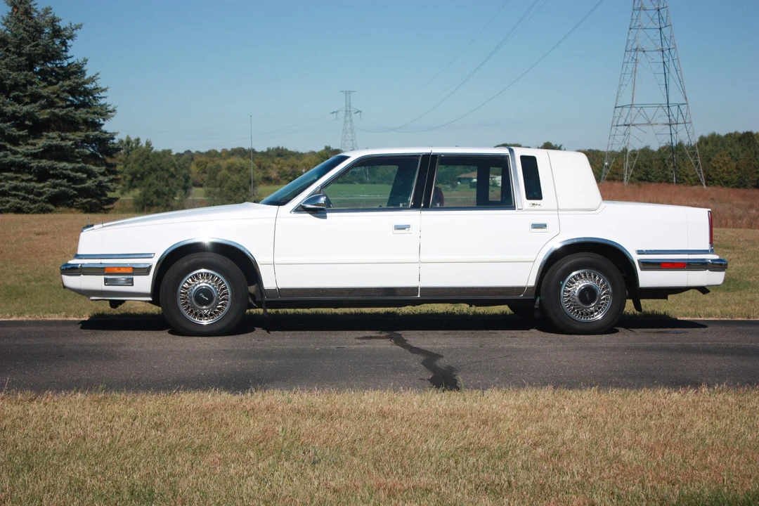 1991 Chrysler New Yorker - Image 7 of 31