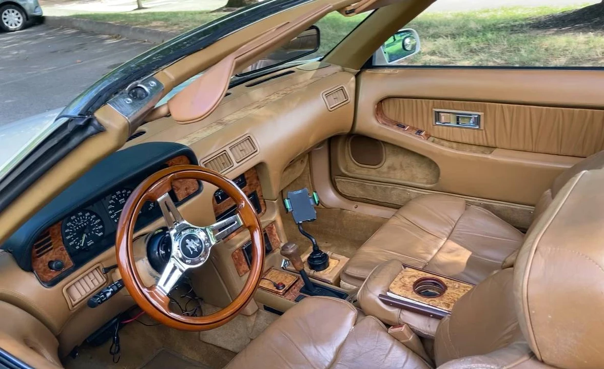 1991 Chrysler TC by Maserati - Image 6 of 6