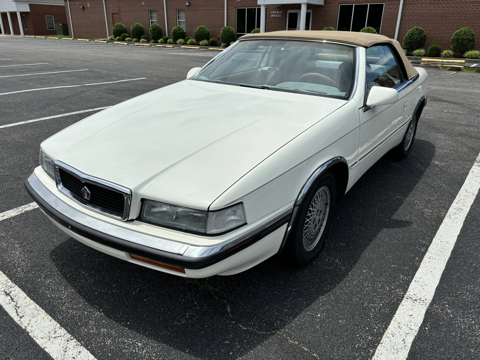 1991 Chrysler TC by Maserati - Image 14 of 31