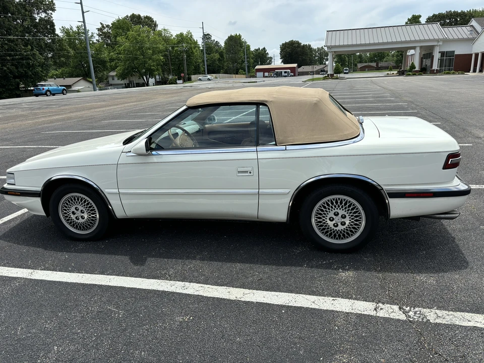 1991 Chrysler TC by Maserati - Image 15 of 31