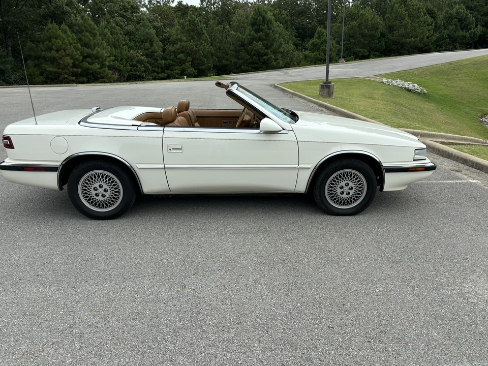 1991 Chrysler TC by Maserati - Image 9 of 31