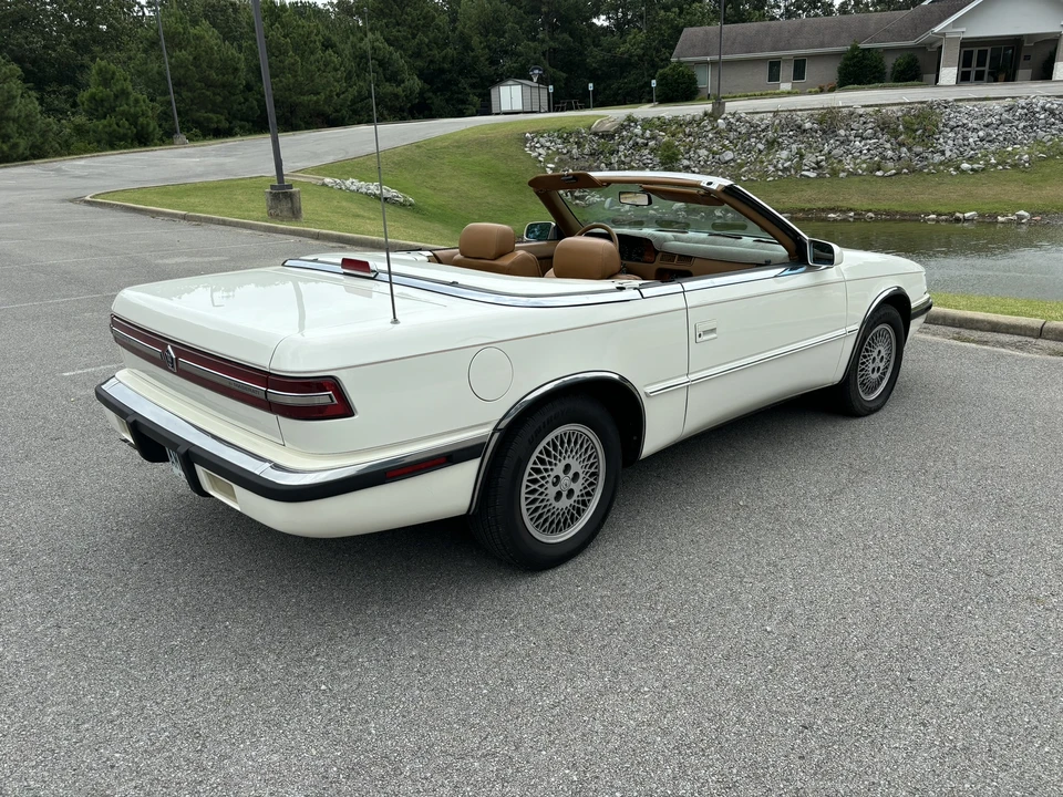1991 Chrysler TC by Maserati - Image 8 of 31