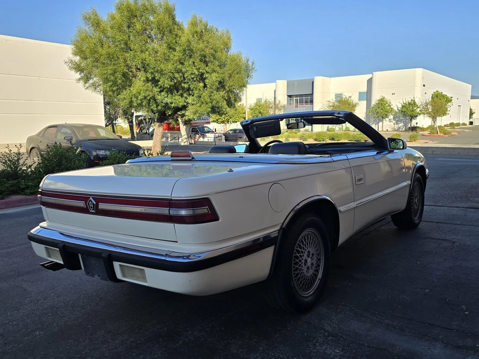 1991 Chrysler TC by Maserati - Image 21 of 31
