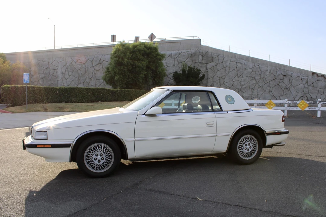 1991 Chrysler TC by Maserati - Image 4 of 31