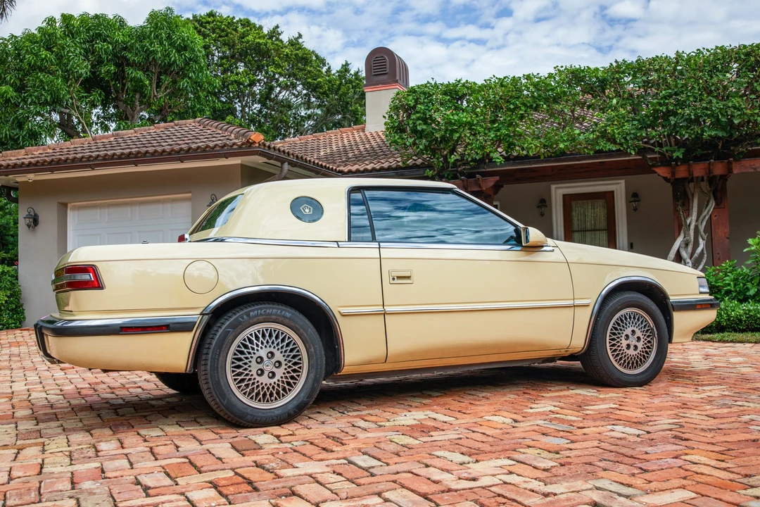 1991 Chrysler TC by Maserati - Image 9 of 31