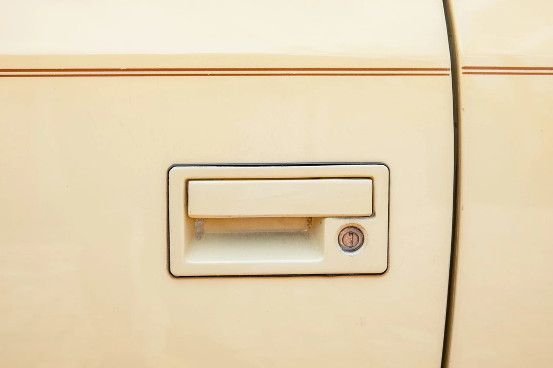 1991 Chrysler TC by Maserati - Image 23 of 31