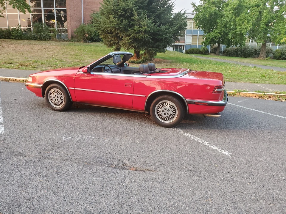 1991 Chrysler TC by Maserati - Image 7 of 31