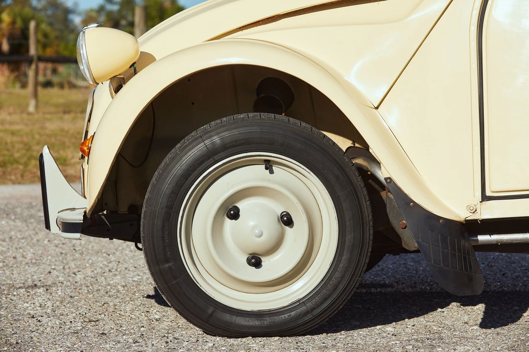 1991 Citroen 2CV - Image 2 of 31