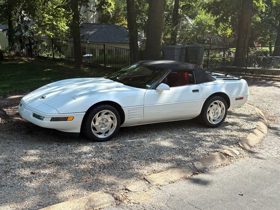 1991 Chevrolet Corvette C4 - Image 2 of 19
