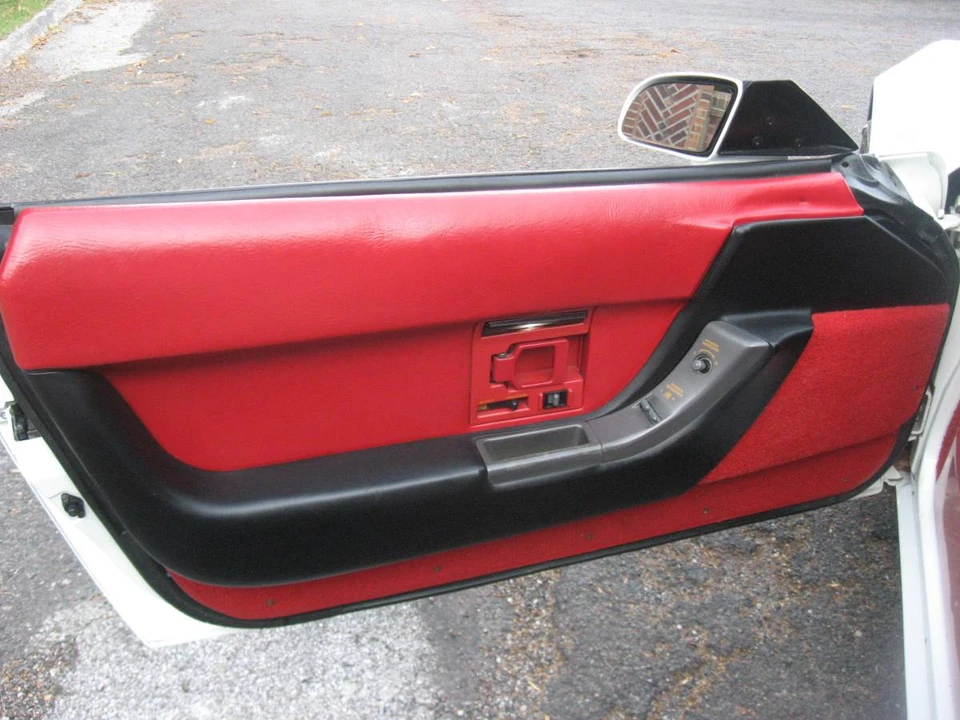 1991 Chevrolet Corvette C4 - Image 17 of 17