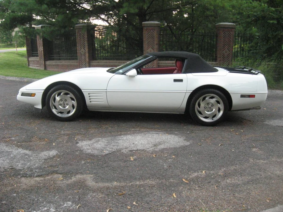 1991 Chevrolet Corvette C4 - Image 3 of 17
