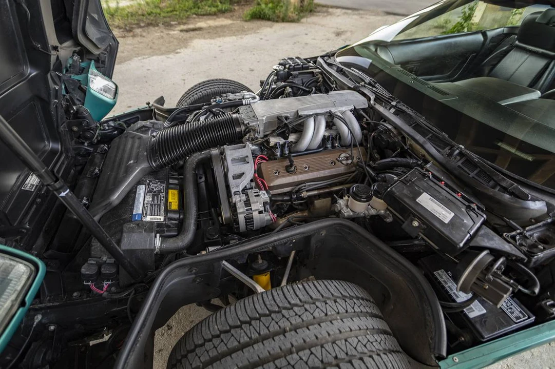 1991 Chevrolet Corvette C4 - Image 13 of 24