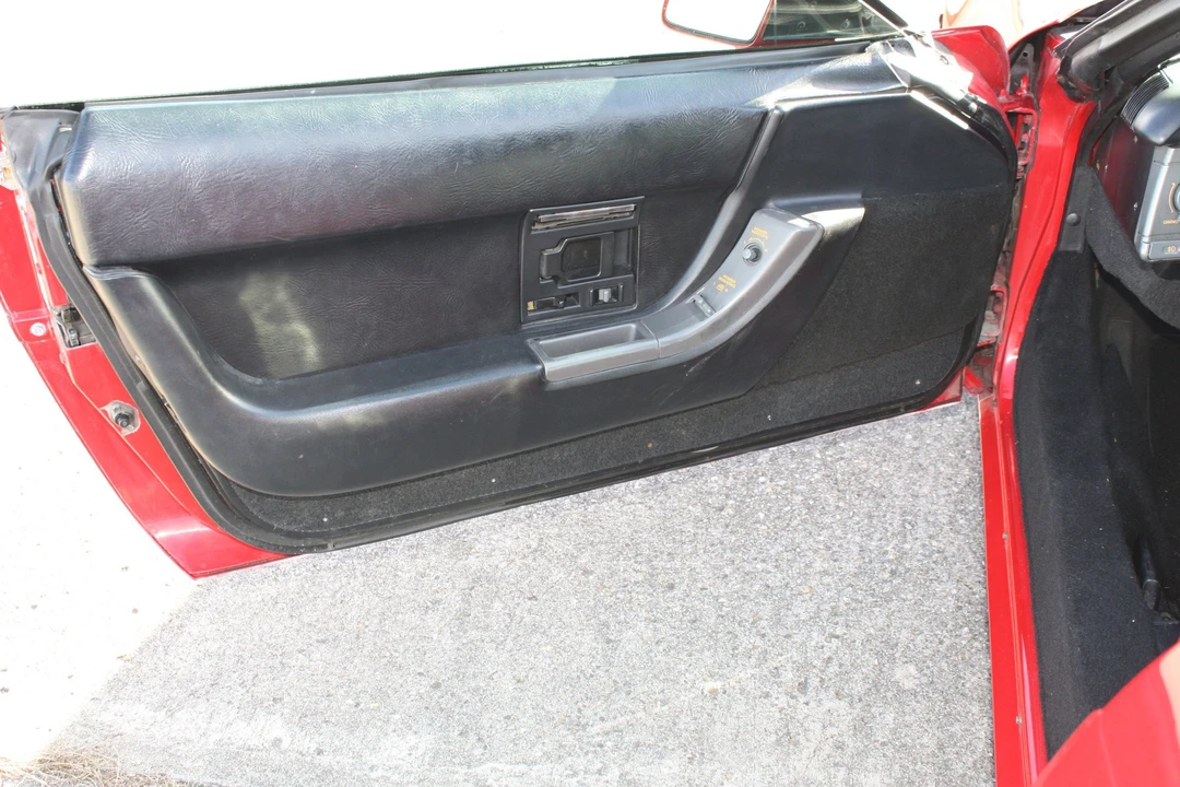 1991 Chevrolet Corvette C4 - Image 17 of 30